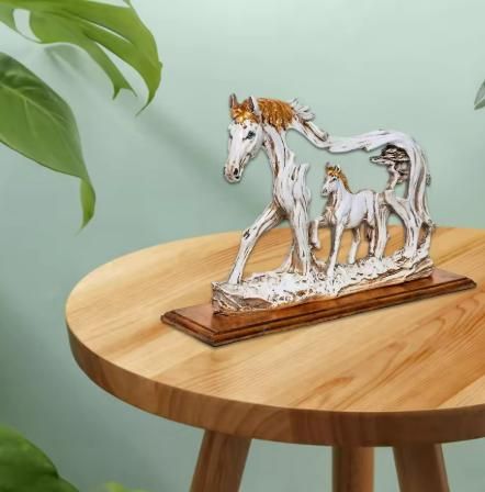 Elegant Horse Statue – Animal Figurine for Home and Desktop Decor