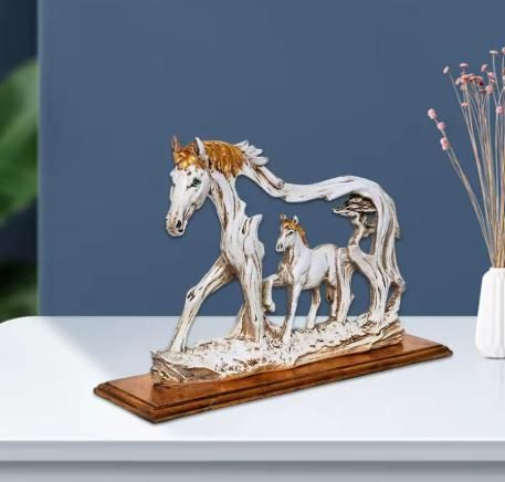 Elegant Horse Statue – Animal Figurine for Home and Desktop Decor